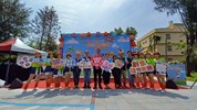 社區表演後合影