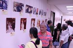 參觀老照片的民眾