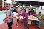 分送爆米花
