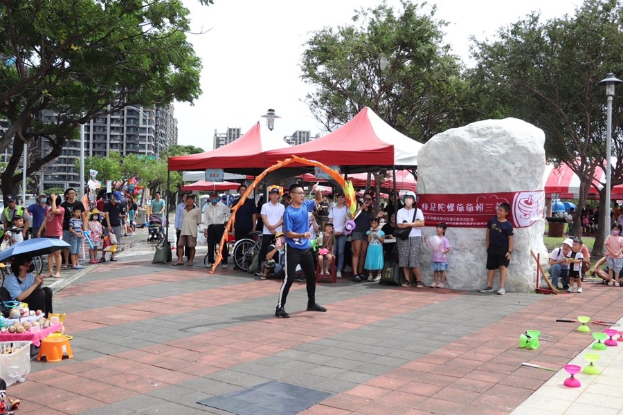 扯鈴表演1