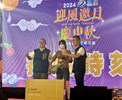 議長張清照與幸運得獎者合影_0