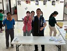 奮力一擲 飛高高