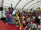 魔神喬治精彩的表演獲小朋友喜愛1