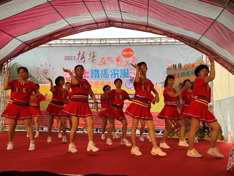 文化社區舞蹈班表演