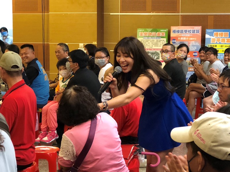 紫羅蘭樂團與民眾同飆歌1